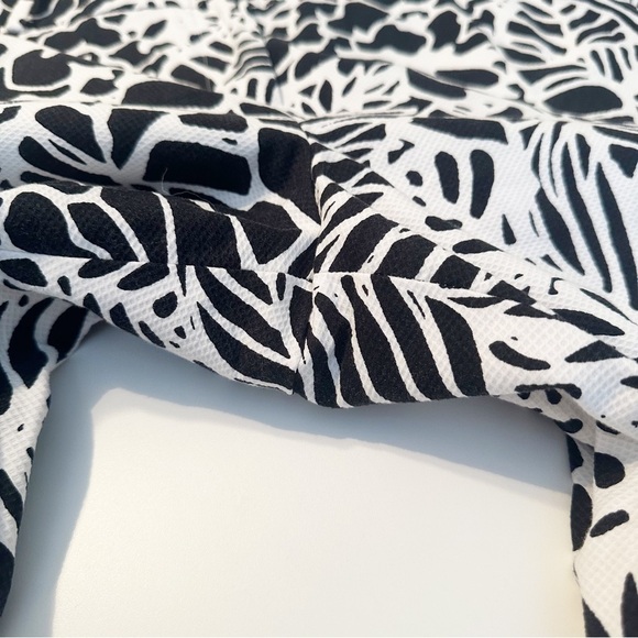 Talbots Hampshire Black White Print Pants - Size 16 - Picture 9 of 13